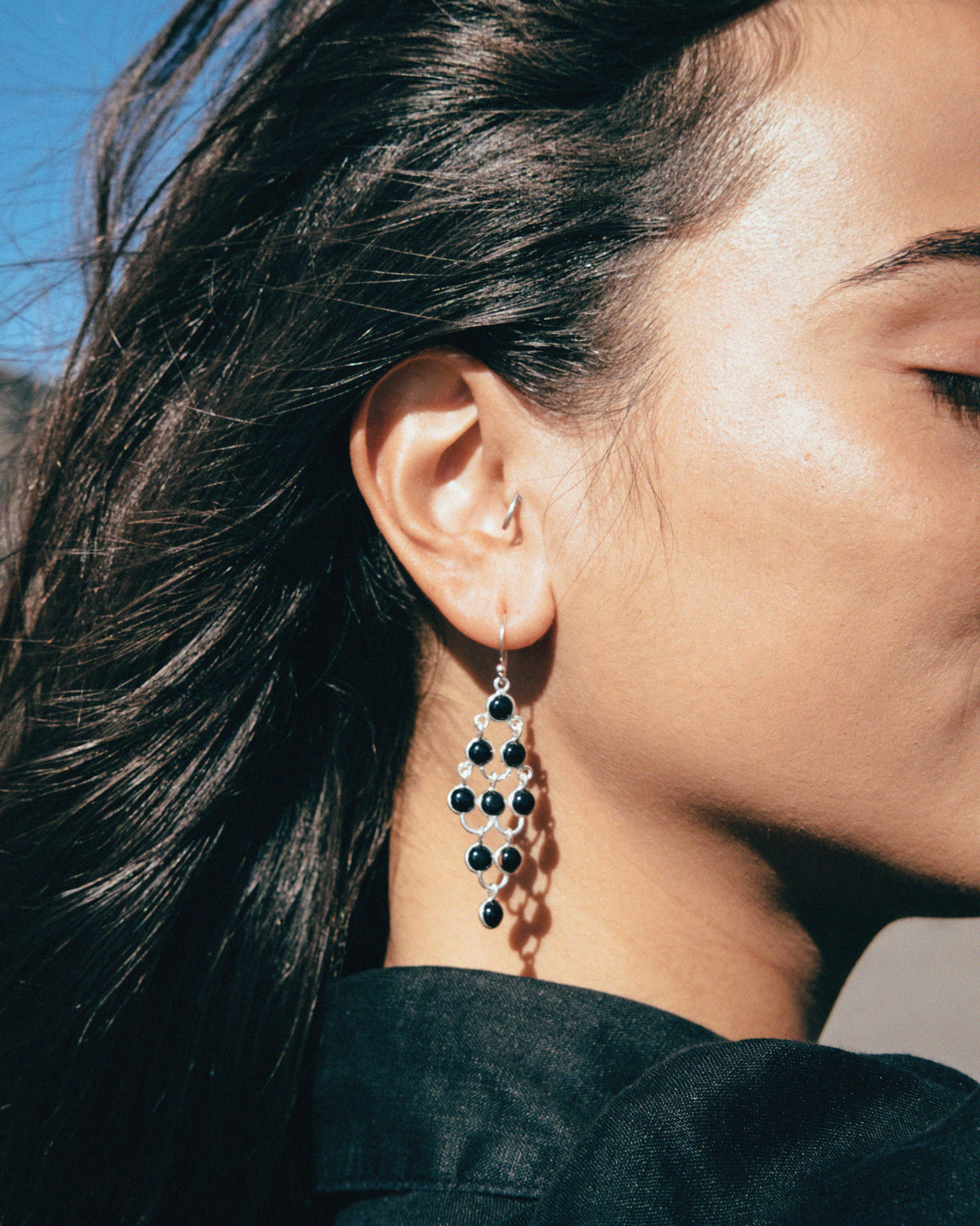 BLACK HARMONY EARRINGS