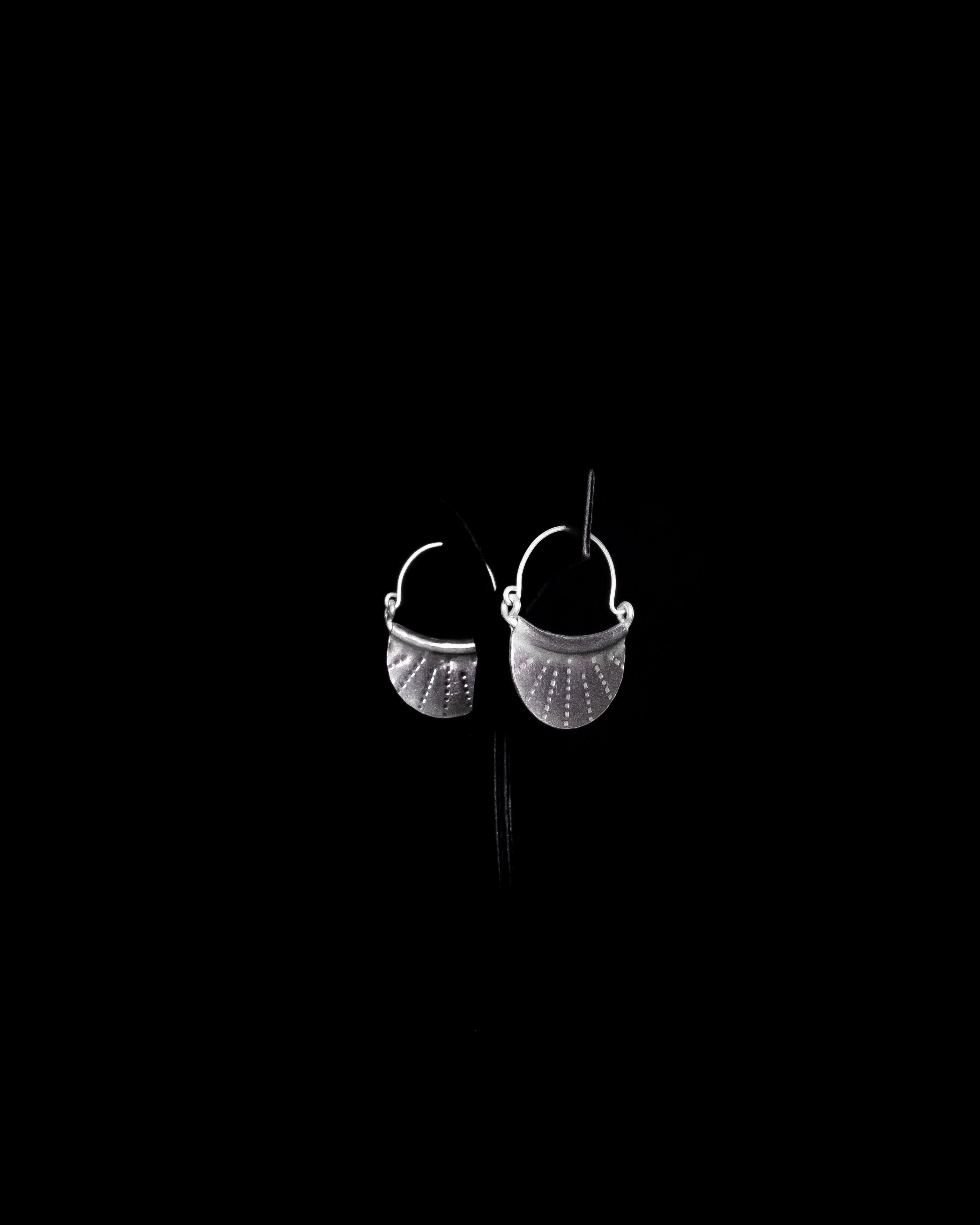 HALF MOON ETCH EARRINGS